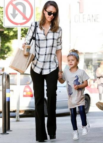 20120109 191012 Jessica Albas Bell Bottom Jeans by J Brand
