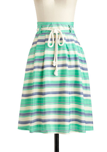 Crusing-Through-Skirt Crusing Through Skirt Kim Kardashians Green Striped Skirt Makes Her Look THIN!