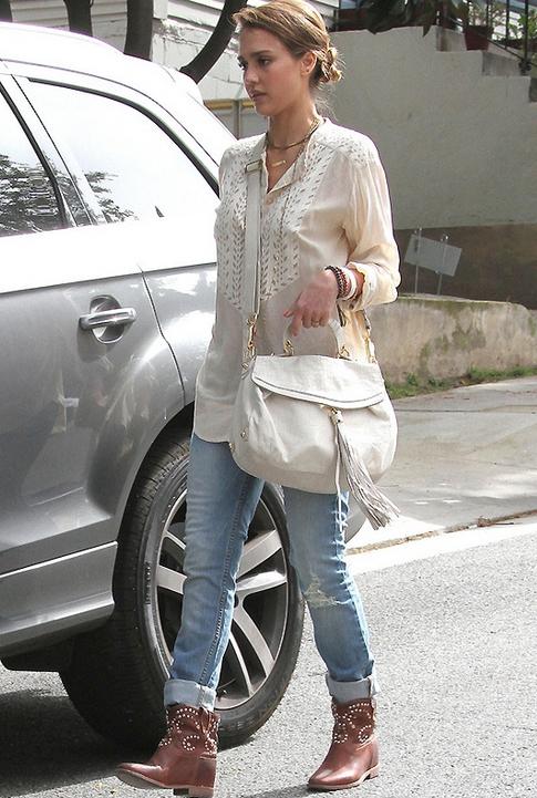 Jessica-Alba-cc-skye-bag-white Jessica Alba cc skye bag white Jessica Alba loves White Bags by CC Skye and Proenza Schouler