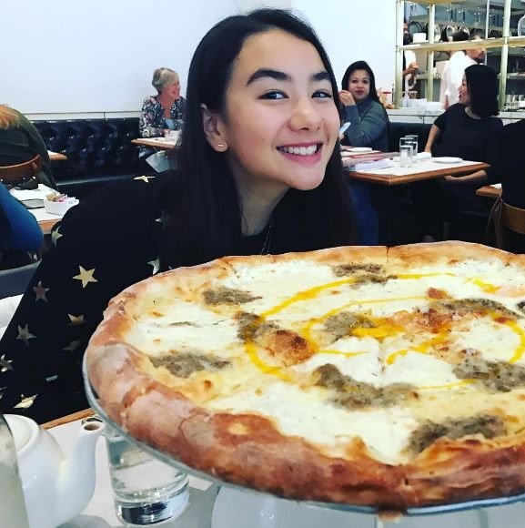Star sweater and truffle pizza
