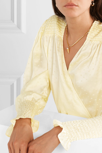 PERNILLE LAURIDSEN: Gold-plated pearl necklace